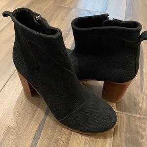 Toms Lunata Suede Perforated Booties Size 6.5